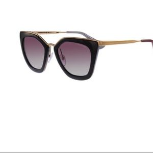 NWT, Pristine condition Prada cinema evolution sunglasses!